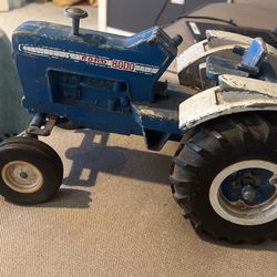 8000 Ford Toy Tractor 