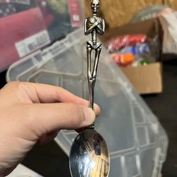 Skeleton spoon