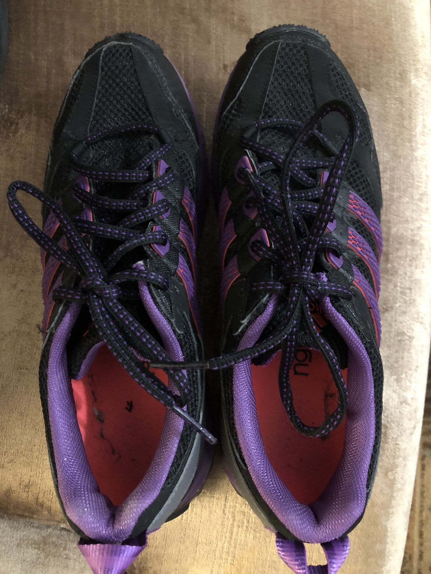 Adidas kanadia tr5 running trail shoe. Women’s size 9.