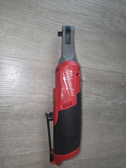 Milwaukee m12 fuel 1/4 ratchet