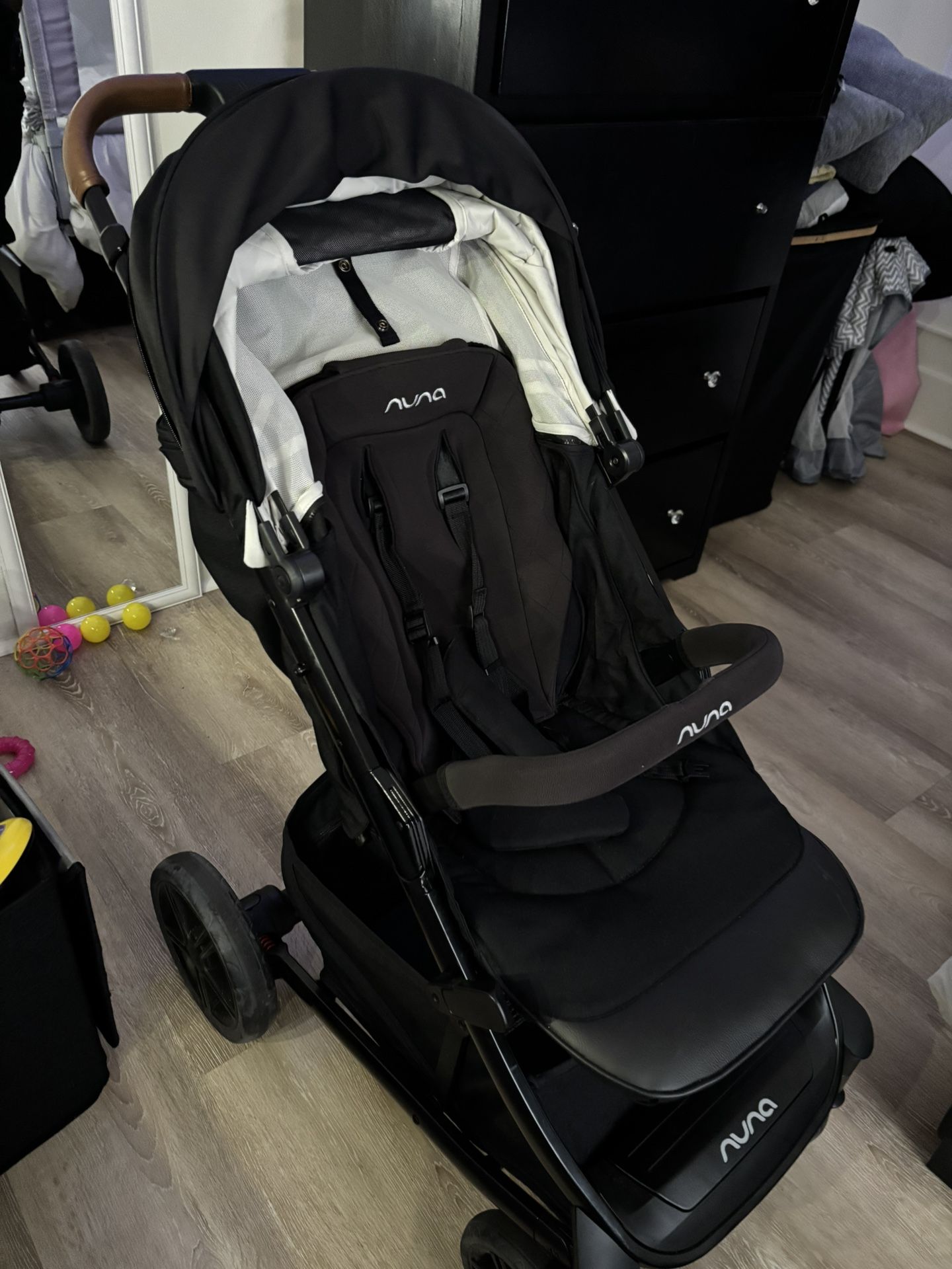 Nuna TAVO Stroller/ SEND OFFERS
