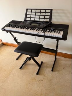Electronic Keyboard Bundle – Like New
