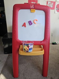 Step2 Easel White Board / Chalkboard