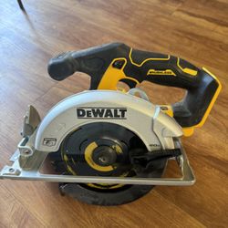 DEWALT Circular Saw