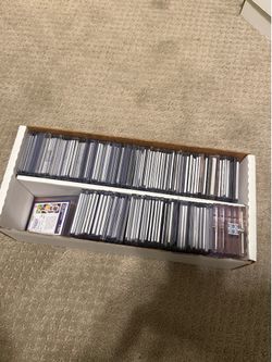LOT OF FOOTBALL CARDS NUMBERED PATCH AUTO