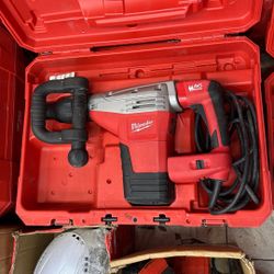 Milwaukee 15 Pound Demolition Hammer Model 5446-21