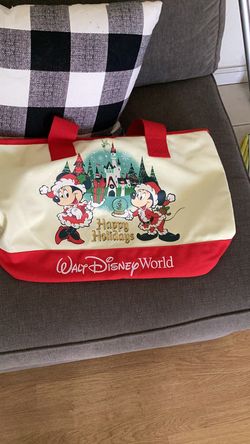 disney world Christmas Red Bag Tote 2025 Santa Mickey Minnie disney parks walt  new with tags