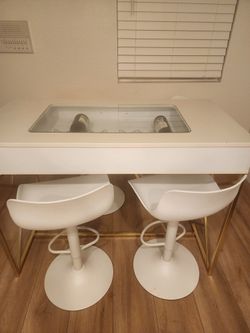 Bar Stools And Bar Table