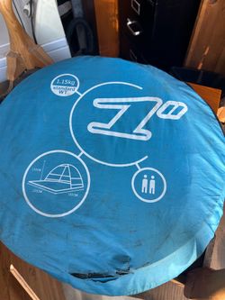 Pop up beach tent