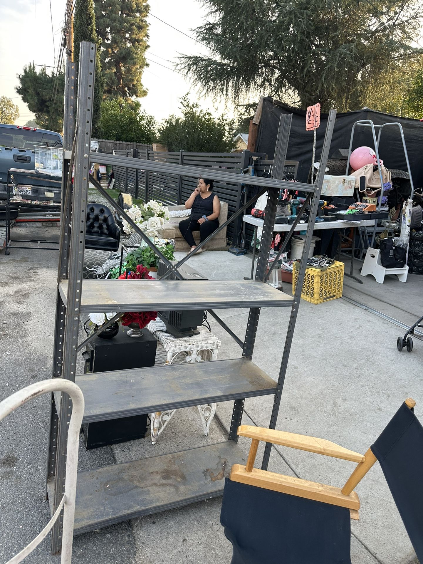 METAL STAND Industrial - Good Condition - 50$ FIRMED PRICE - No Low Ball