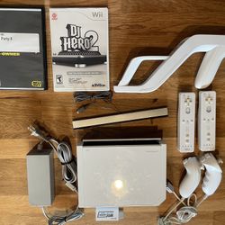 Nintendo Wii, Mario Party 8, Two Controllers 