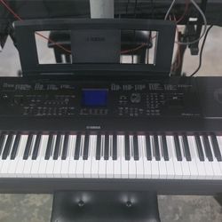 Yamaha DGX-660 Keyboard