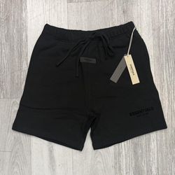 Fear of God Essentials • Short