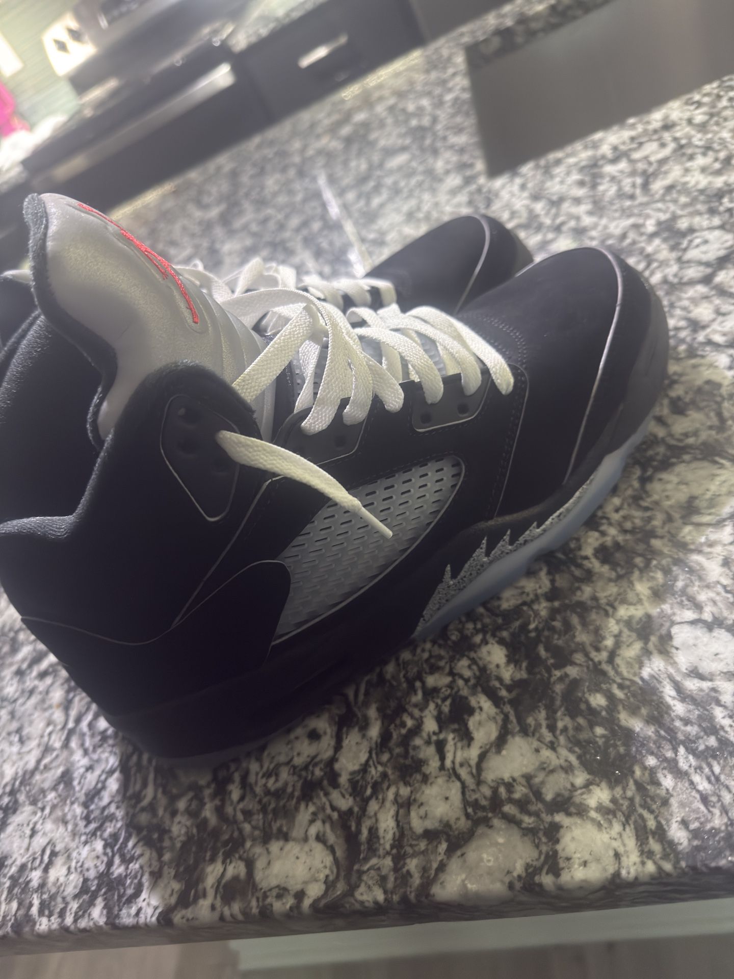 Jordan Black metallic 5s