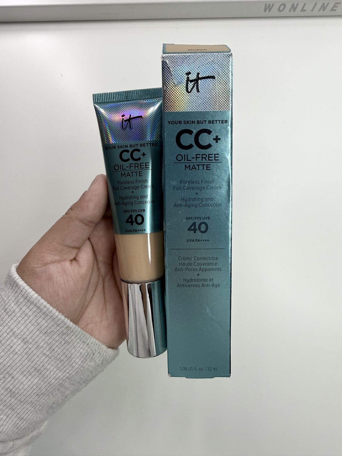 It Cosmetics CC+ Cream Natural Matte Foundation With SPF 40
