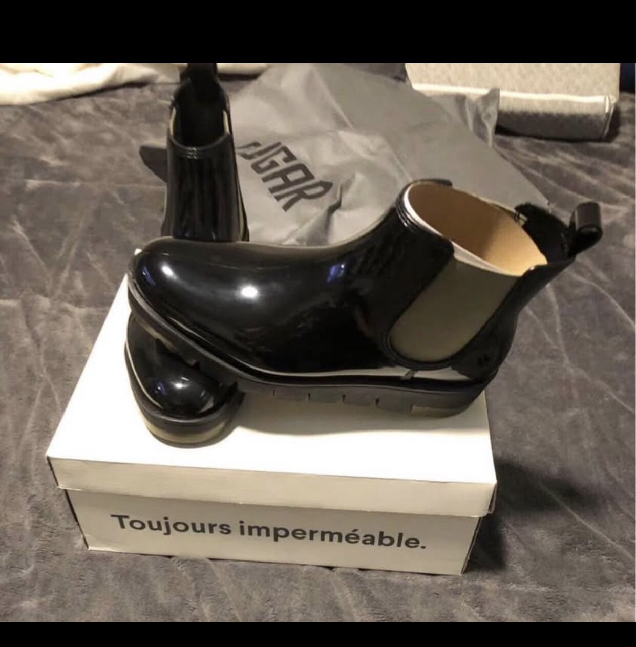 Women’s Rain boots 🥾 (please Read Description)