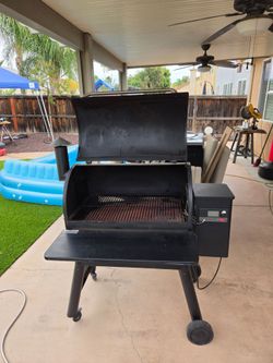 Traeger Pellet Grill Smoker