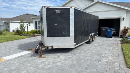24’ enclosed v nose trailer