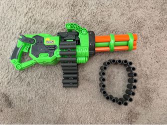 Like New Dart Zone Belt-Fed Foam Dart Blaster
