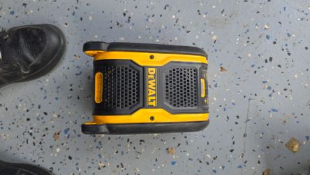 Dewalt 20v blue tooth speaker