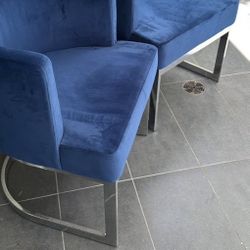 Modern Velvet Accent Chairs – Set of 2 (Blue)