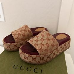Gucci Wmns GG Slide Sandal 