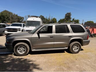 2002 Dodge Durango v8 ***for parts only***