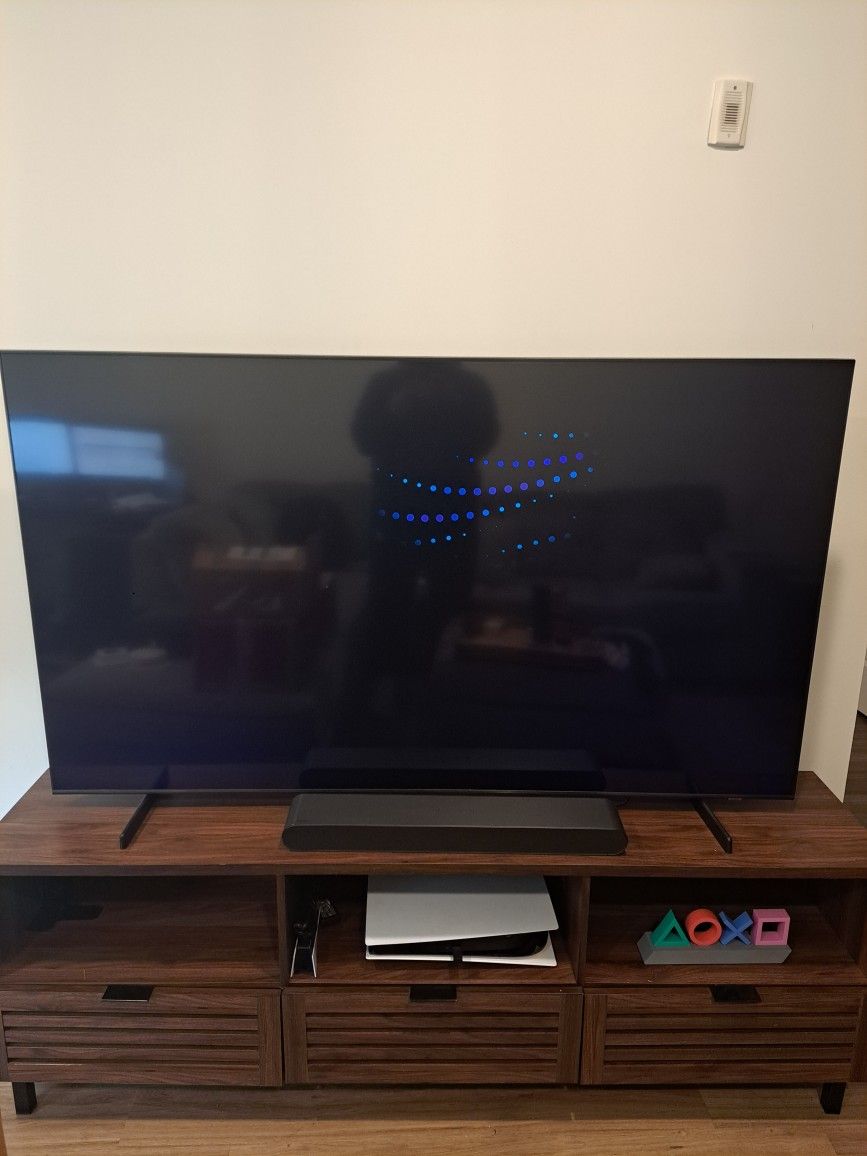 Samsung QLED 70 Inch TV With Samsung Soundbar $500