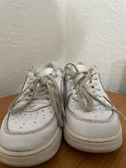 Nike shoe size 2.5 y dirt