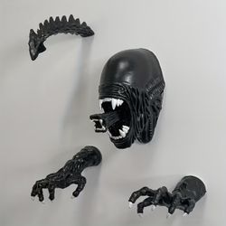 Alien Wall Mount