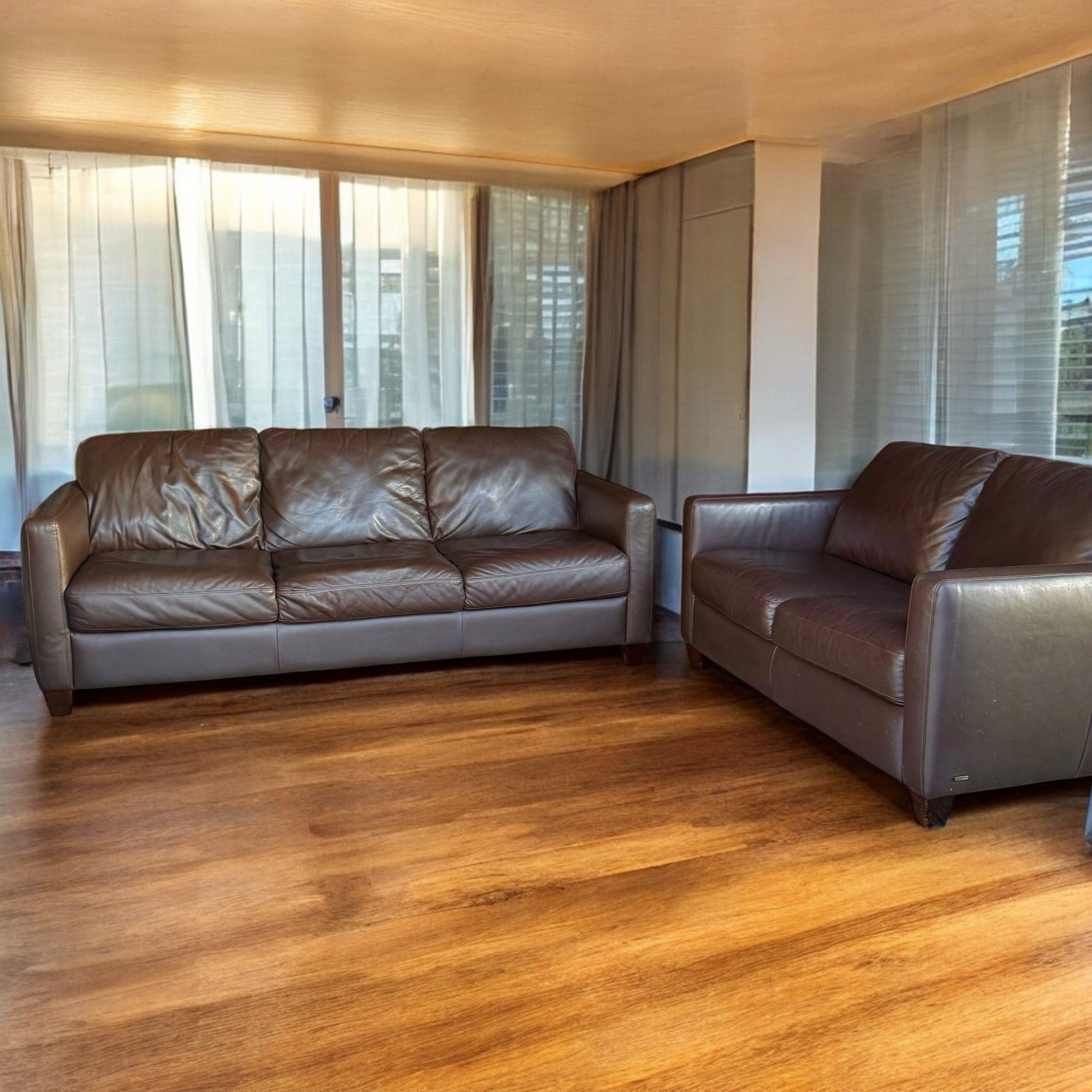 Modern Leather Twin Sofa Set by Natuzzi • Sofa & Loveseat