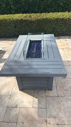 Outdoor fire pit