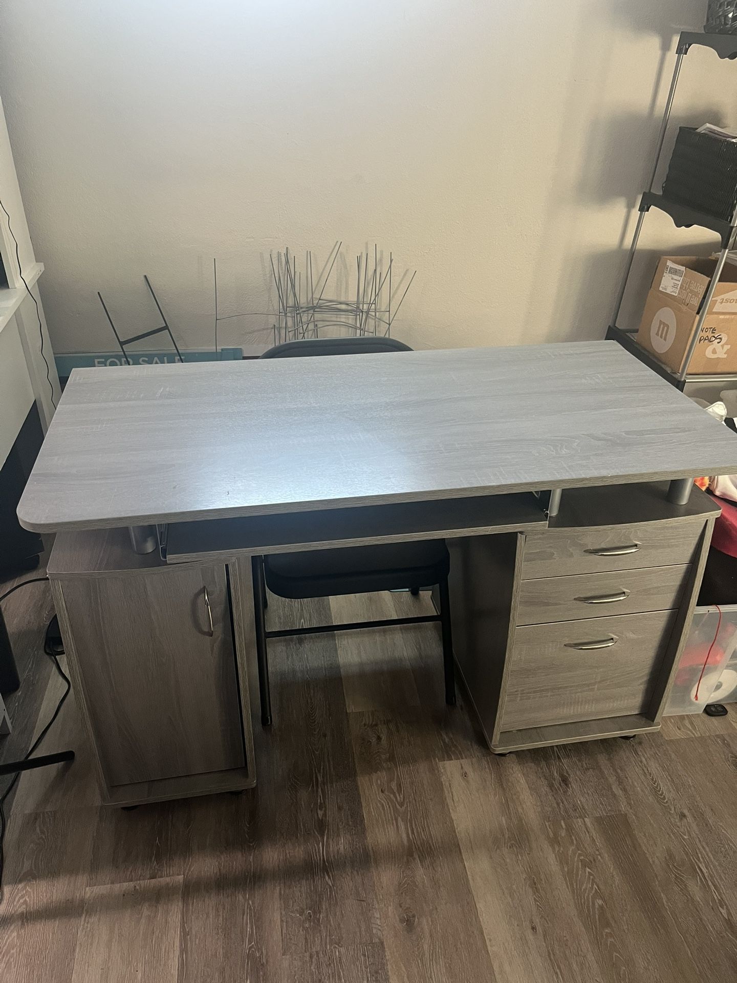 Computer desk