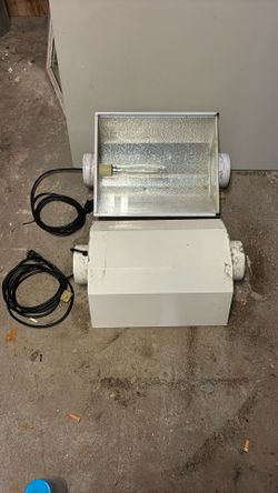 2 Indoor Grow Light Fixtures & New Bulbs in Boxes