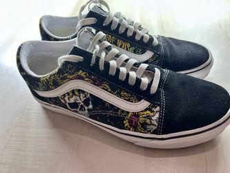 100888 Vans Old Skool Skull Flames Black Size 8 / 9.5 **USED**