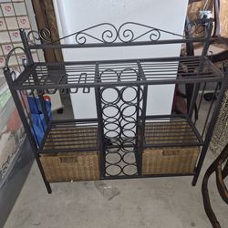 Wine Rack & Display Stand w/2 wicker baskets