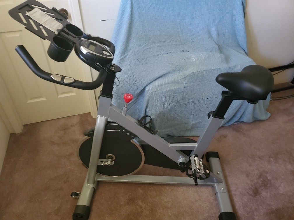 Tireless,brand new fully ajustable unit,has 3 drnk holder,battery programmer