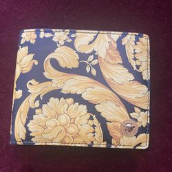 Versace Baroque Bifold Wallet – Authentic (Like New)