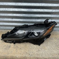 2021-2023 Toyota Camry Headlight Oem 