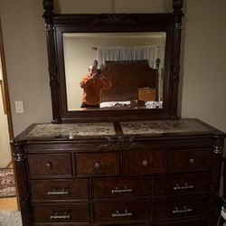 7 Piece Queen Bedroom Set