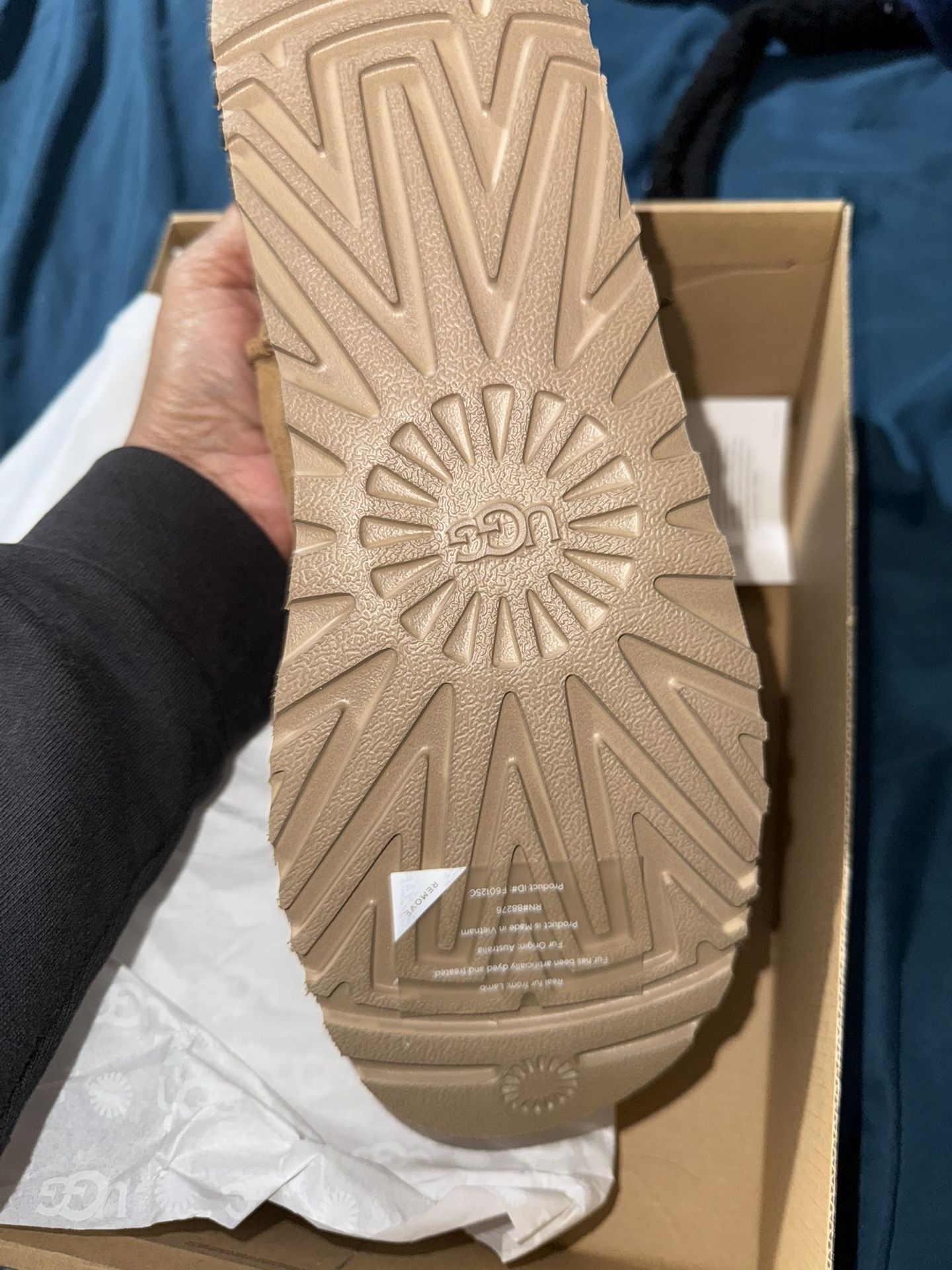 Brand New Dead Stock UGG women classic ultra mini sz9 W