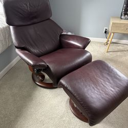 STRESSLESS LOUNGER By Ekornes - like NEW