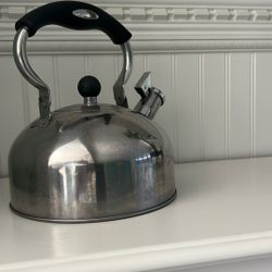 Tea kettle