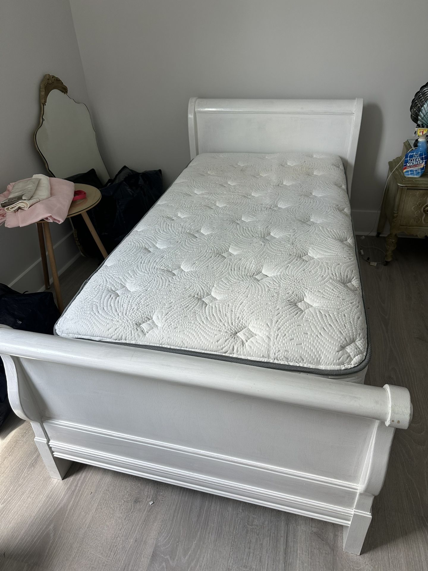 Solid Wood Twin Size Sleigh Bed