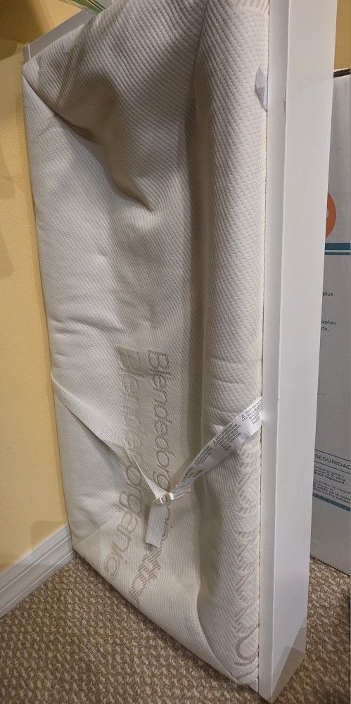 Changing Tray w/ mattress and 6 sheets