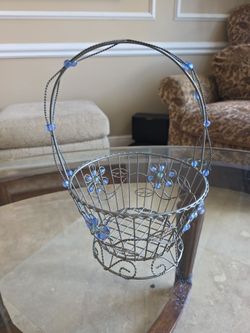 Vintage Wire & Beaded Basket w/Handle & Floral Design