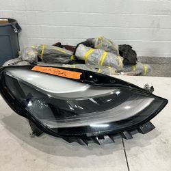 21-23 Tesla Model 3 Passenger Headlight