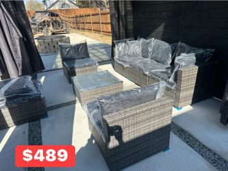 New inbox patio set (we finance and deliver)($54 down, (90 day no interest payment plan)
