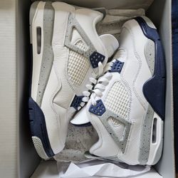 Jordan 4 Midnight Navy Size 8.5