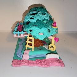 Vintage 1994 Bluebird Polly Pocket Treehouse playset.... compact only 